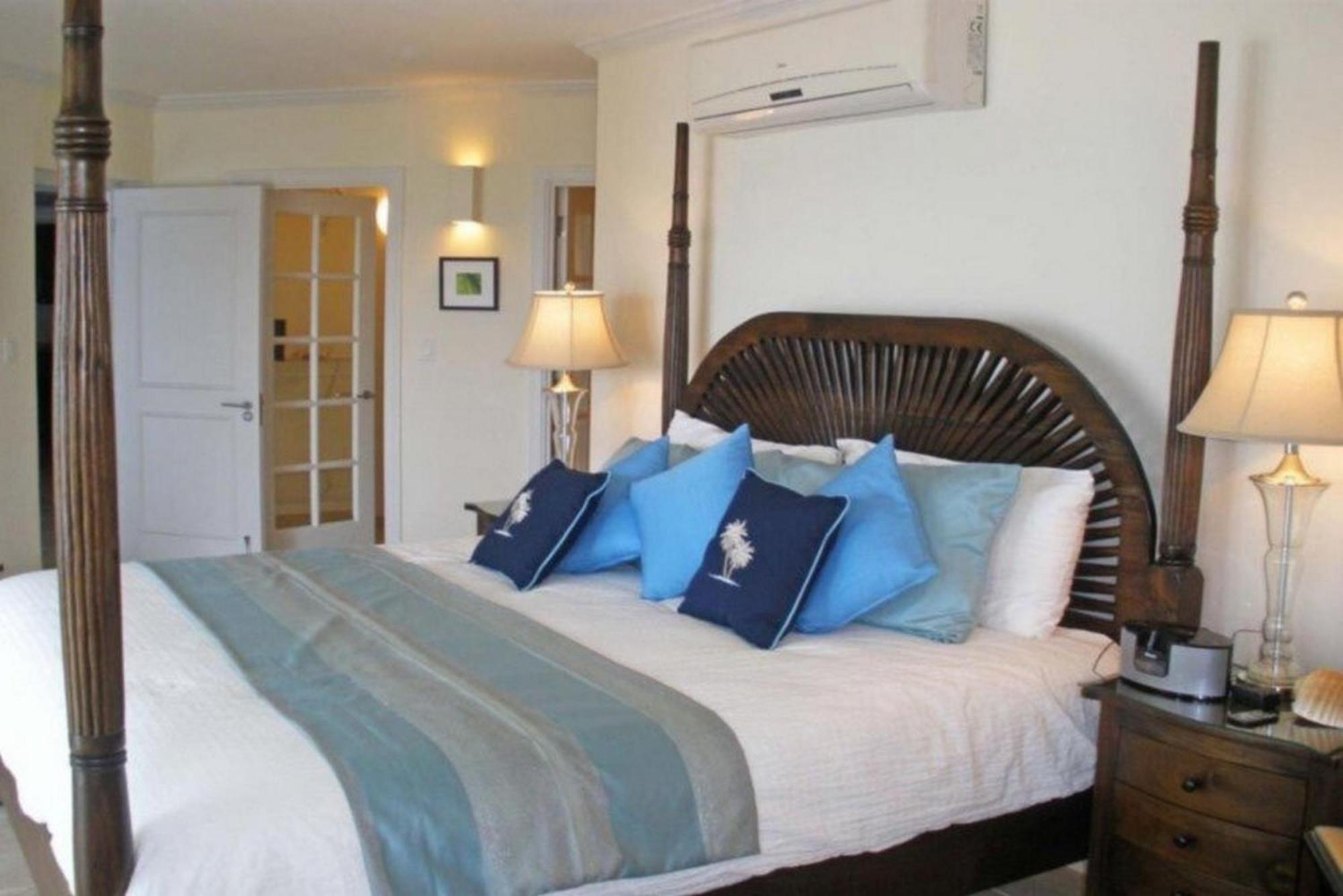 Sapphire Beach Condos Christ Church Rum bild